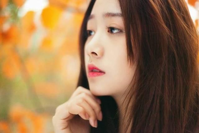 女生如果有这4个特点，那就不要经常散着头发了！很没气质的！