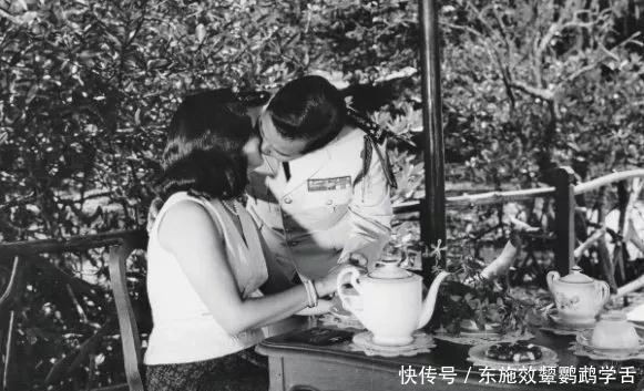 『气质』83岁柬埔寨太后气质真绝!裹身裙配水墨围巾太高贵,优雅了一辈子!