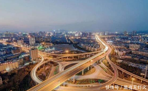 西南将要崛起的大都市，新二线城市排第一，发展速度比成都还快！