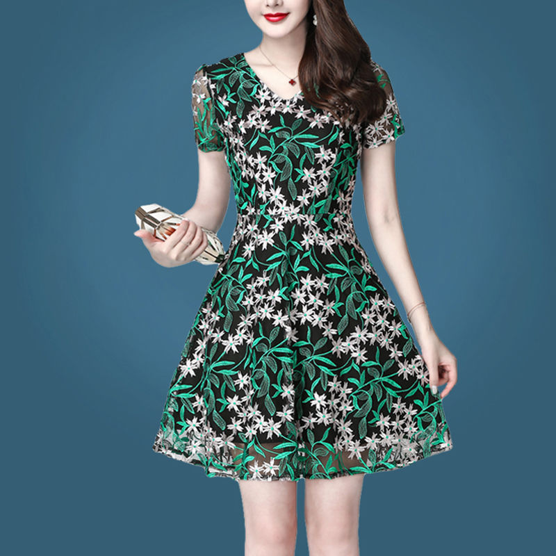 有一种裙叫“网纱裙”，魅力气质无形中增添女人味，美的勾人心魄