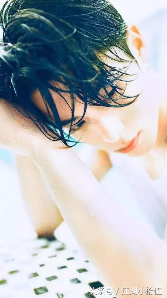 揭秘王鹤棣家庭背景，网传富二代本人亲自辟谣