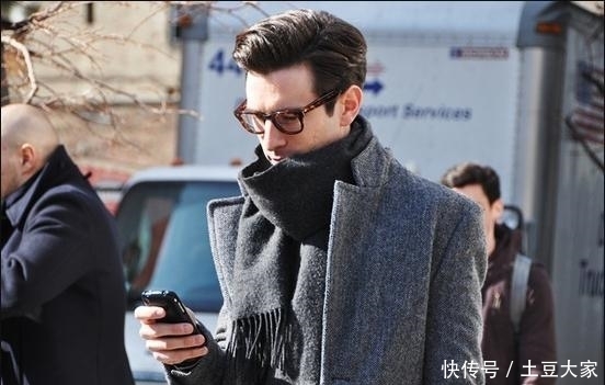  适合休闲场■下雪了，男人们这样系围巾才够撩！