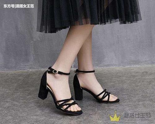 夏季凉鞋露出脚面才性感, 女人味十足的高跟凉鞋优雅又时髦