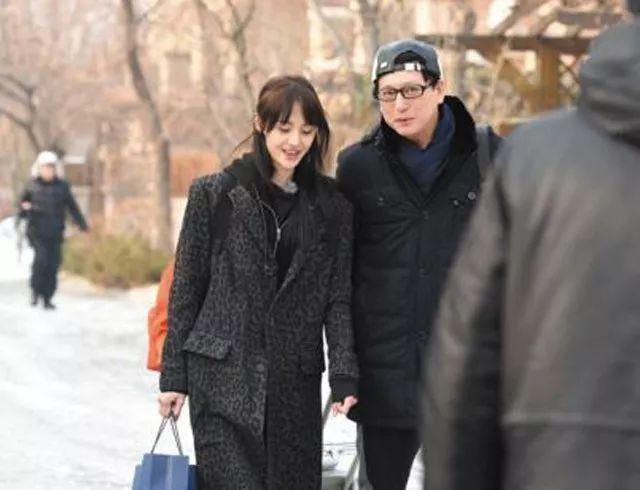 爽爸突发微博怒斥“造谣无下限”，网友一脸懵逼:郑爽怎么了?