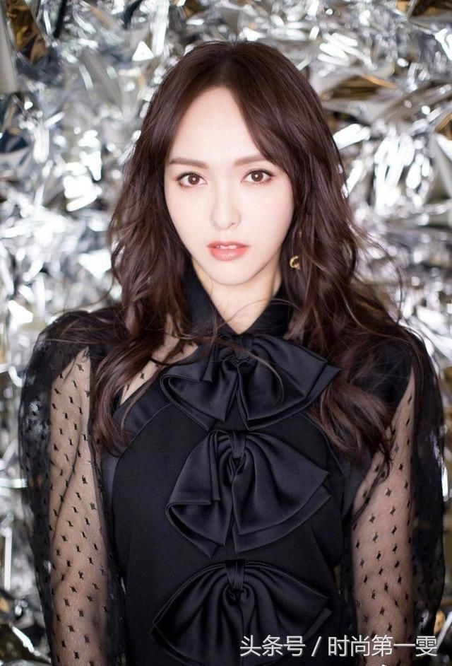 唐嫣黑色蕾丝玩透视，好身材若隐若现，网友：罗晋还不管么