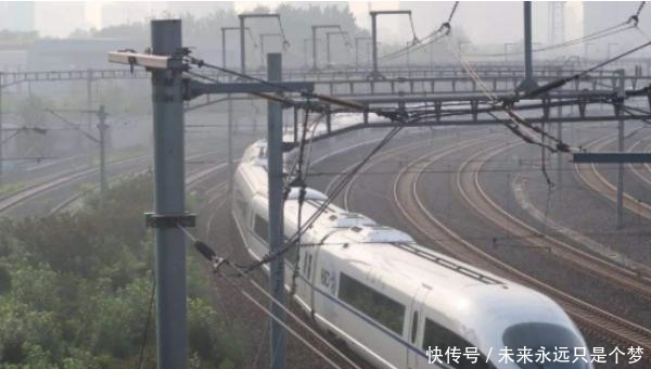 为何高铁不走直线,要绕着走弯路?看完佩服了