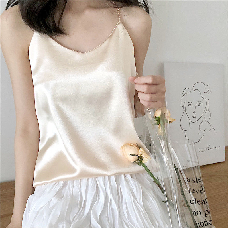 谁说女人不穿文胸就不正经，瞧!这些女人，一个比一个风情妩媚