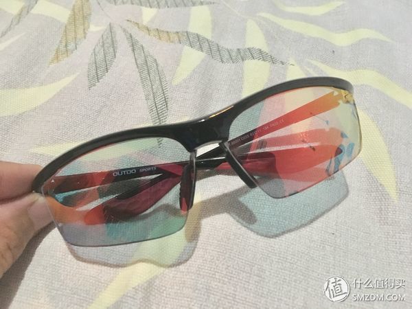 适合亚洲人的运动眼镜-高特GT-66001定制版变色运动眼镜