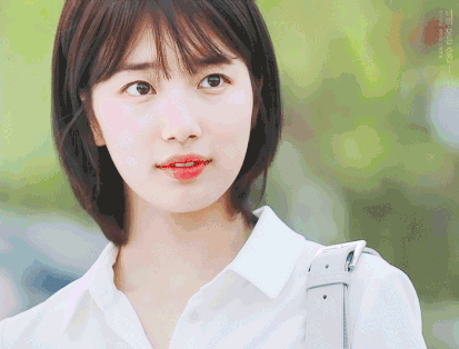 长那么好看？绝对整容了！双眼皮那么宽？是割的吧！