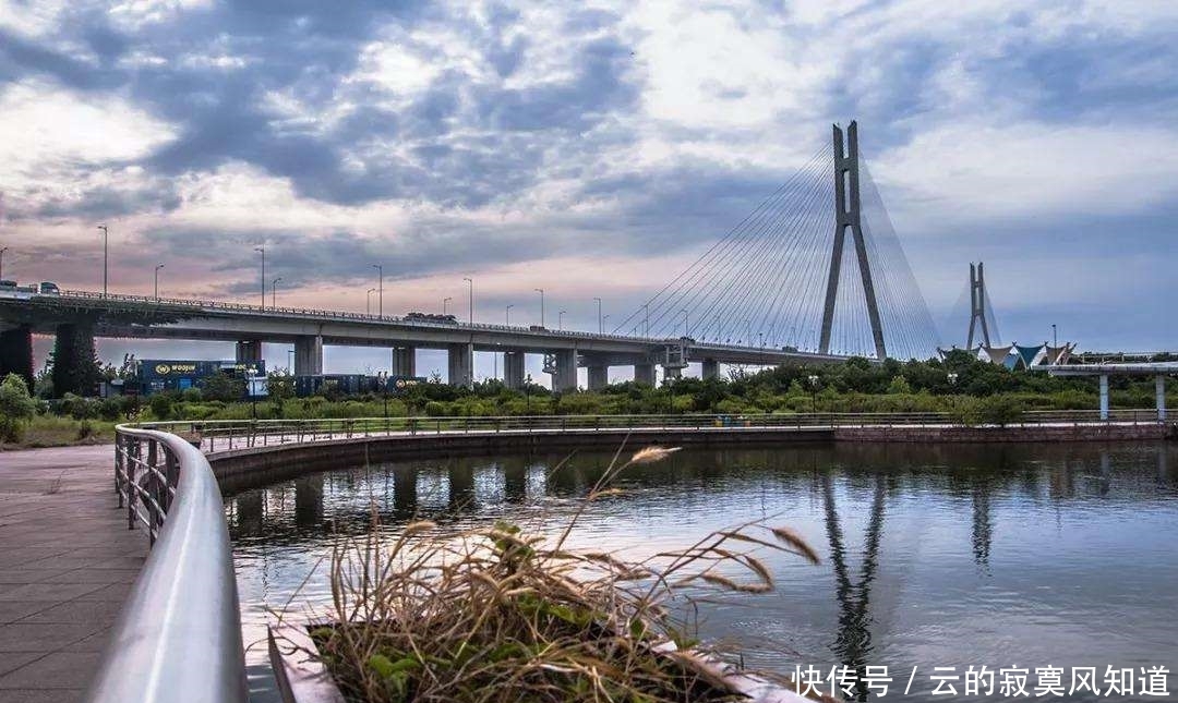 江苏一个鲜有人知的江中岛，是长江中的第三大岛，称“江中绿岛”