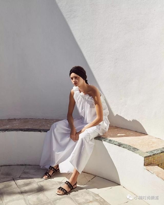 休息时的轻松时髦：平底鞋履品牌Mara&amp;Mine