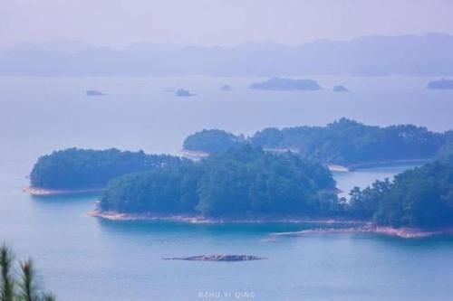 国内第一大人工湖，湖中有一千多座岛屿，曾为它淹没两座千年古城