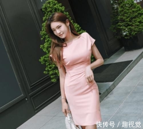 辣妈:时尚优雅,绽放出辣妈独特风范!,30岁辣妈浅色连衣裙