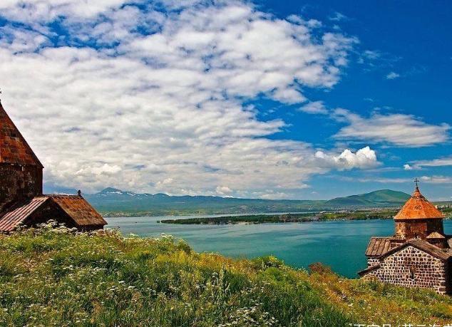 全球“最宜居”的国家：买房仅需2000美金，街上的出租车都是奔驰