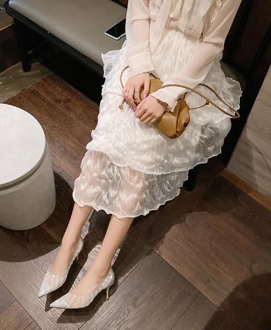  #凸显#轻盈又甜美，优雅而不闷脚，5款网纱高跟凉鞋凸显女性气质又吸睛