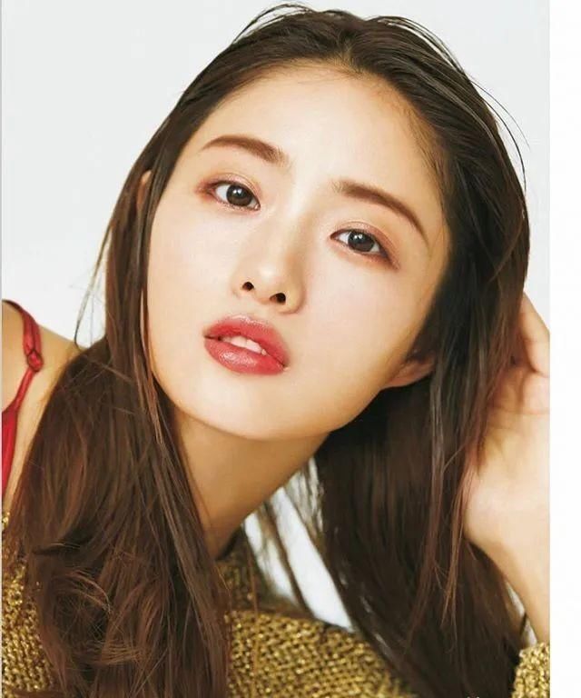  『这款』解析女星眼线画法，调整眼型、制造无辜感，这款LISA御用