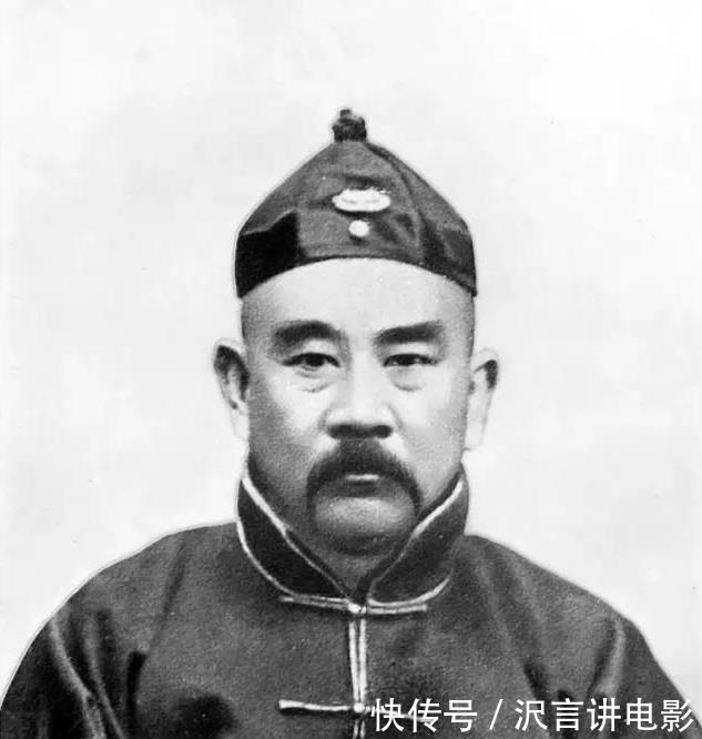 『椅子』末代皇帝溥仪随便给我一把椅子,我都能坐出龙椅的气势