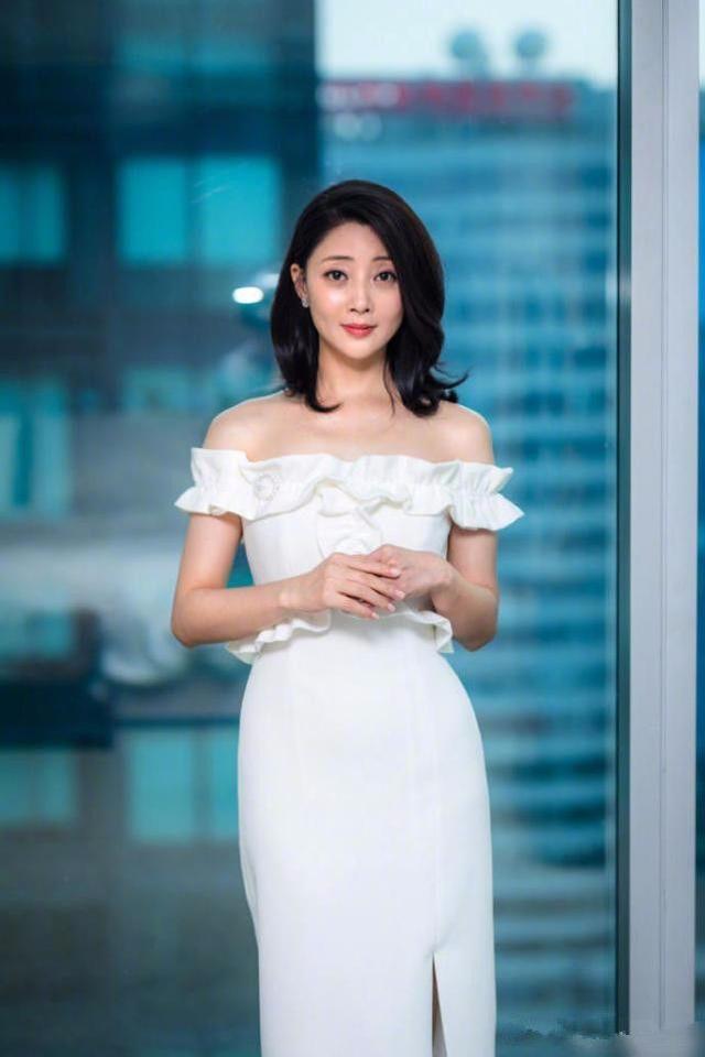 殷桃穿白裙,气质堪比高圆圆!网友:这身材,高圆圆没法比!