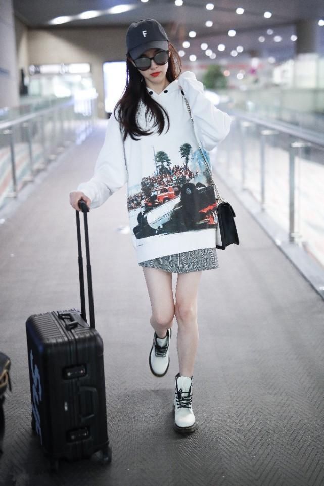 唐嫣亮相，都35岁还能保持这么美，和罗晋一定要坚持住啊!