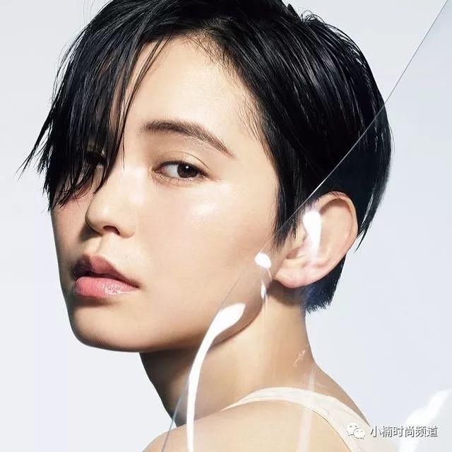 早已不再是当年日杂Mina里的金发少女：比留川游30+的黑短发魅力