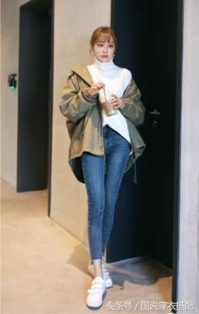 弹力九分小脚毛边牛仔裤，搭配体恤卫衣休闲随性，活力小女生