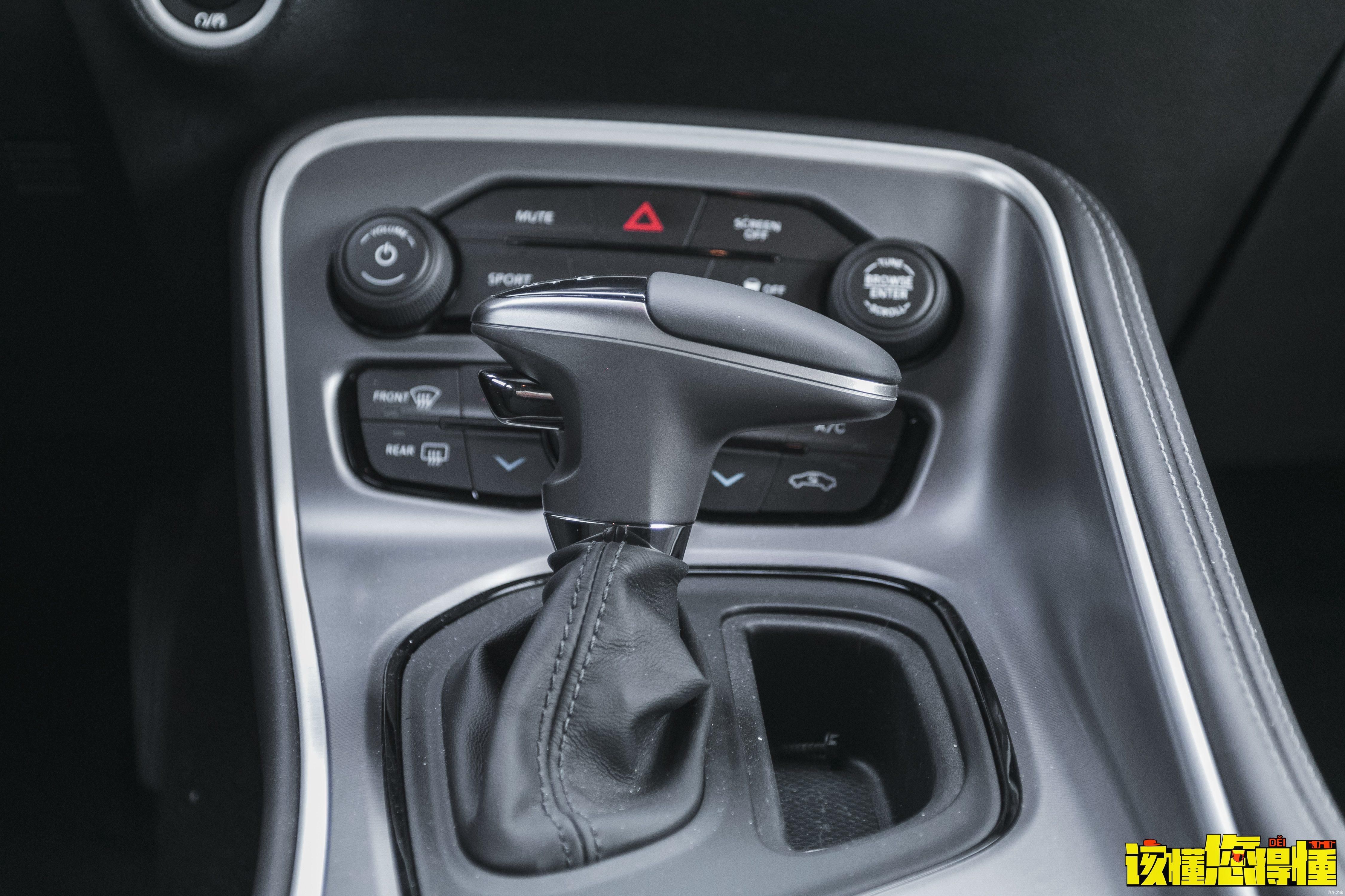 \＂i6\＂: \＂http://p6.qhimg.com/t012bb3c5bef69329c2.jpg?size=400x254\＂测评唐老大同款战车---道奇挑战者