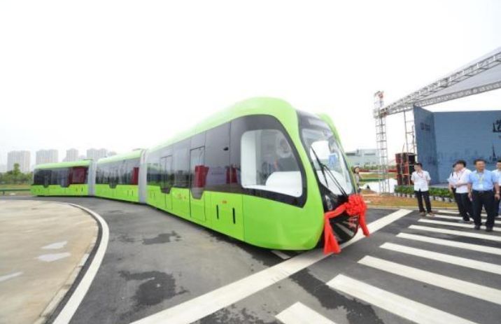  #我国#我国已经不满足于高铁了，造出不用铁轨也能跑的列车