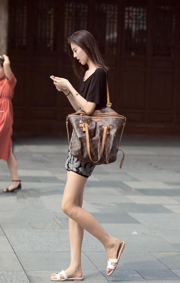 没有容颜, 大长腿来凑