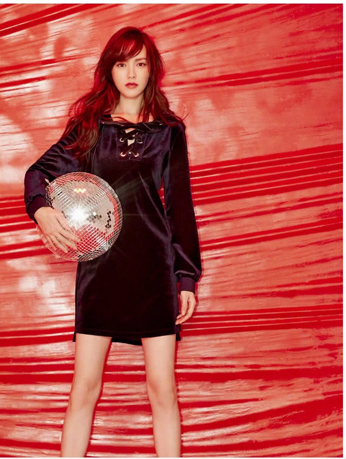 唐嫣对自己真够狠的，那么紧的裙子都能塞进去，我是不敢挑战的!