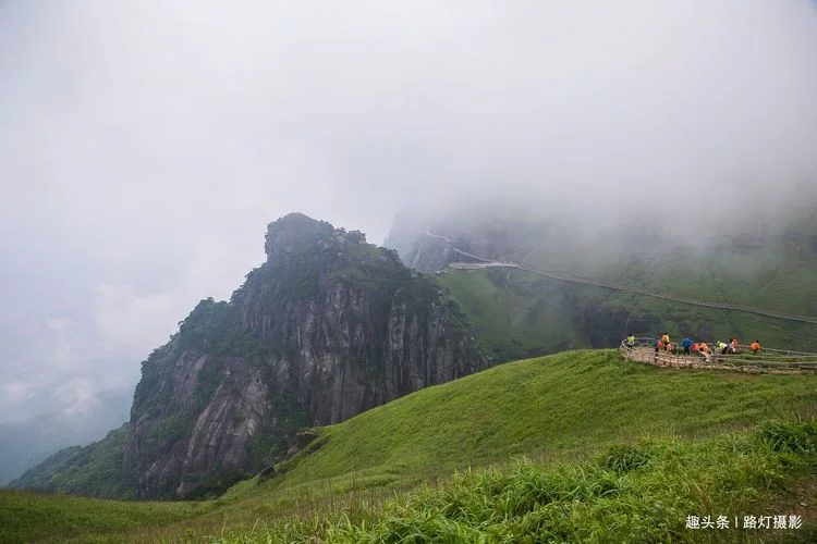 春天最适合踏青的四座山,山水交融,流云翩飞,不是仙境胜似仙境【2020热门旅游景点】