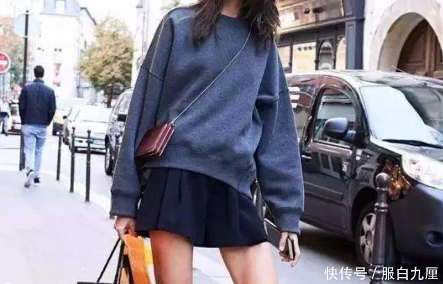  『感觉』百褶裙在这个时候穿，可以穿出很多风格，适合很多场合!