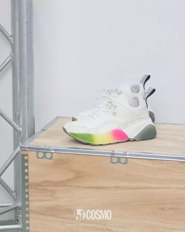 吴宣仪这双球鞋要火