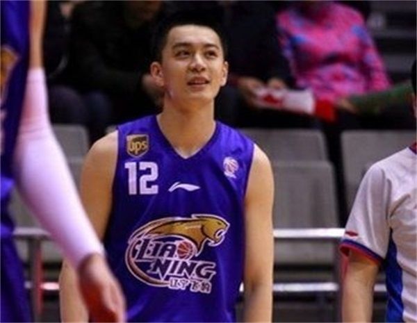 CBA的一人一城:杨鸣白菜价镇守辽宁,易建联拒