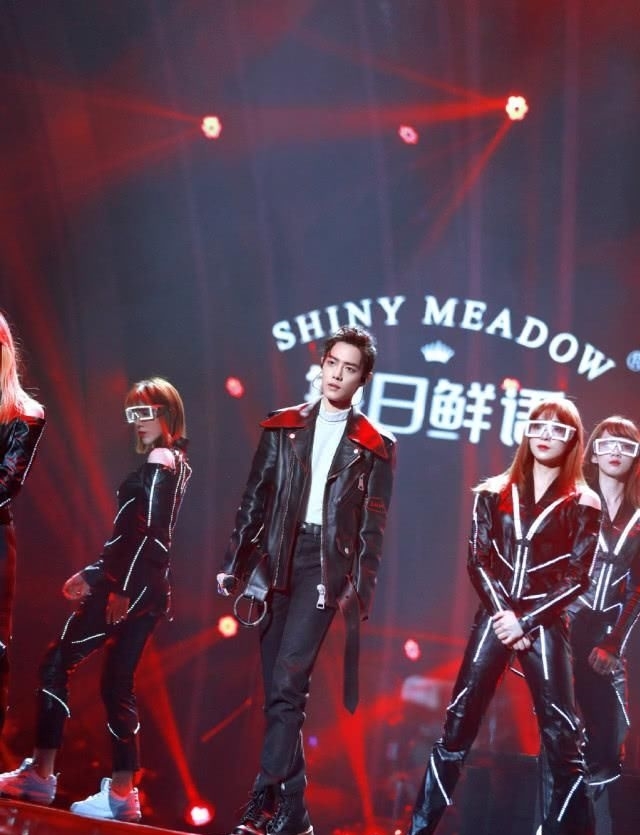 #皮衣#183cm肖战和185cm李现,同样搭配皮衣,腿长就是任性!