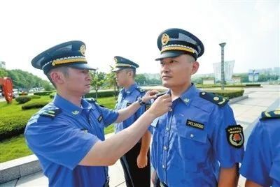 网传芜湖城管围攻一个小孩?真相来了……