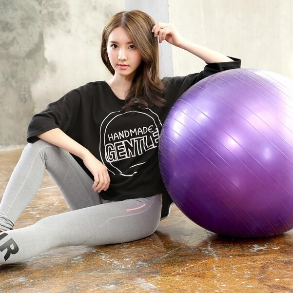 姑娘，紧身裤、打底裤早就过时了，瑜伽裤已霸道上位