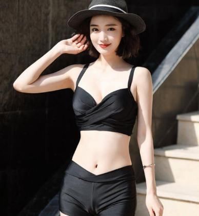 比基尼泳衣小姐姐，亭亭玉立的身材，优雅出众