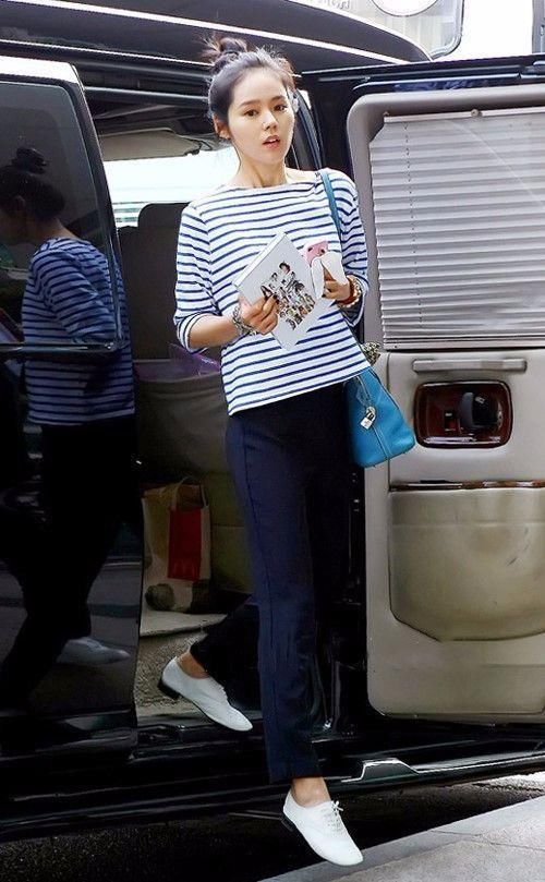 韩佳人才是真美人胚子，即使法令纹难掩老态，气质依旧很好!