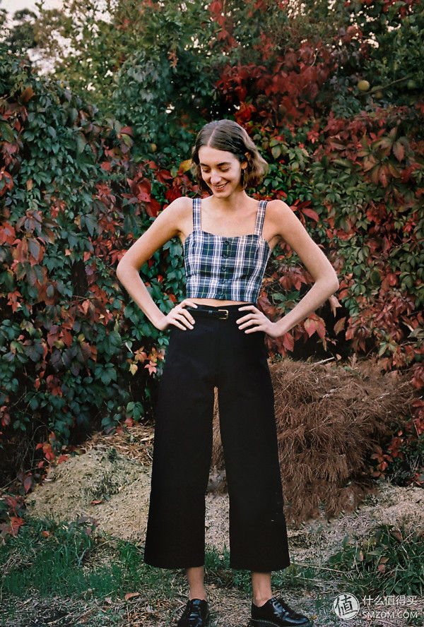 简约优雅的纽扣元素，显瘦复古今夏必备!