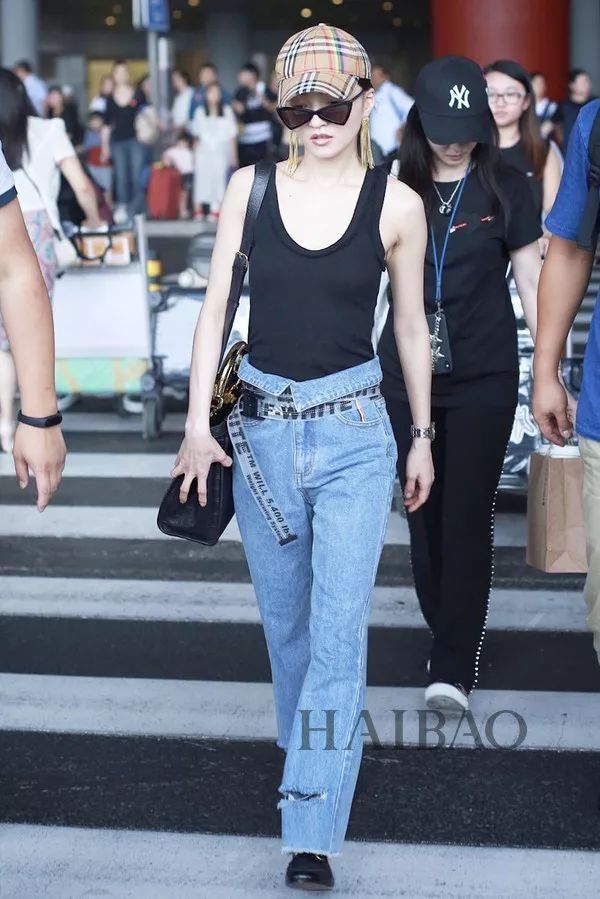 秘籍| 明星都在炫腹秀美腿，但怎么露才更高级?【海报街拍】