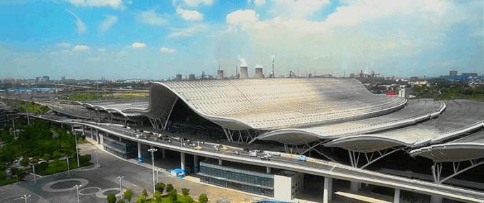 我国的首座高铁站，投资超百亿，建成后被评为“世界最美”