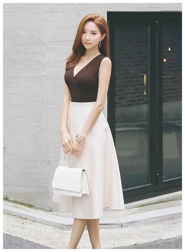 街拍：图3笑容甜美俏皮小萝莉，清纯模样让我着迷！