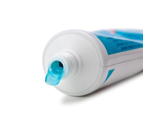 牙膏加它太厉害了，每天用它敷在脸上，没有斑点和皱纹