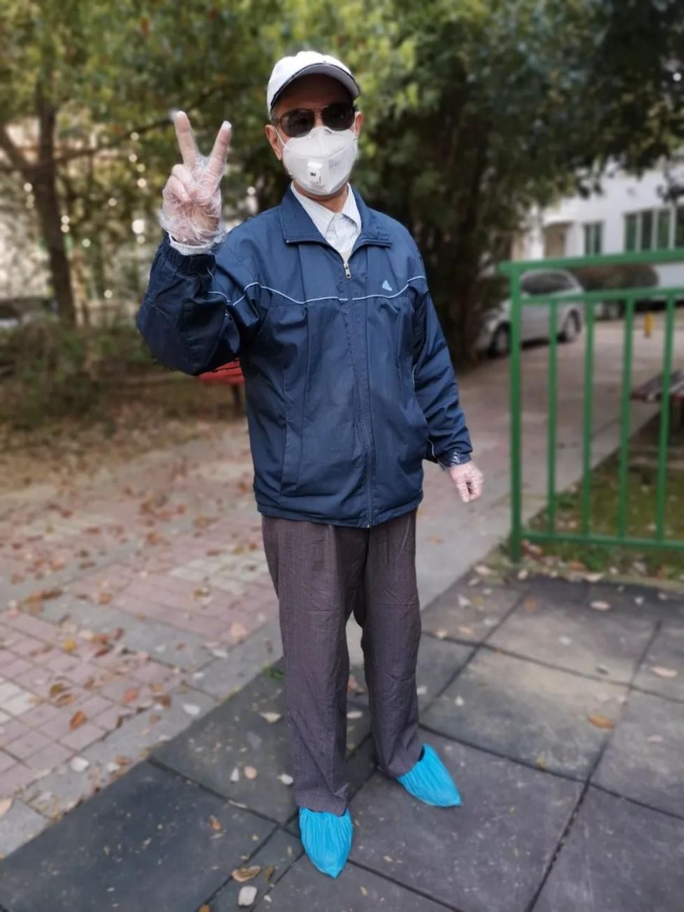  「南湖中央」武汉无疫情小区居民可以下楼了！记者现场探访