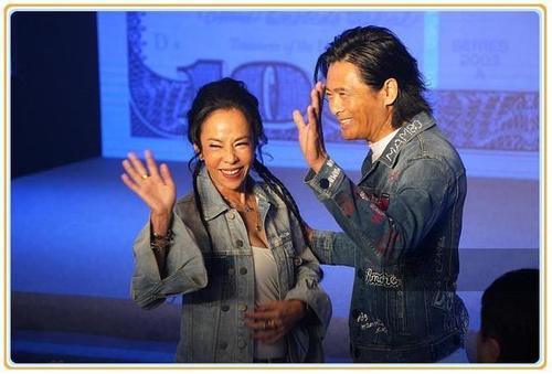 陈荟莲的素颜照，再看余安安，真的想问一句周润发：咋想的？