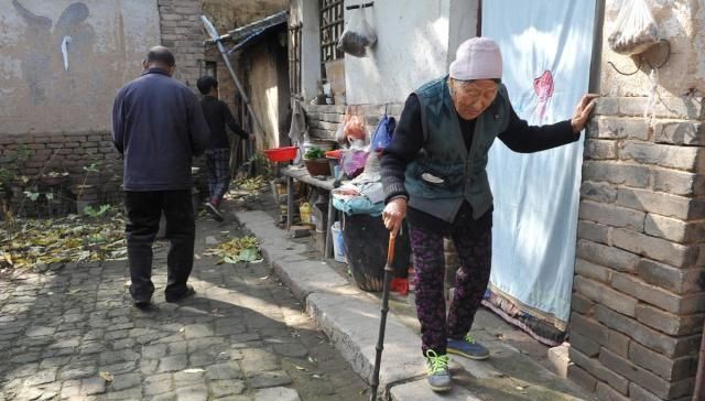  「药罐子」农村讲究多，有些东西借了不能还，老人会说你不懂事