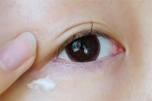 药店有一种“万能药膏”，效果不输“玻尿酸”，可惜很多人瞧不起