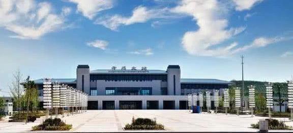 中国最坑的六大火车站，下车后发现自己在农村，离市区上百公里