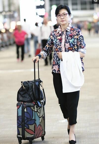 周涛的确是个美人，可跟董卿比，气质还是差了一大截!