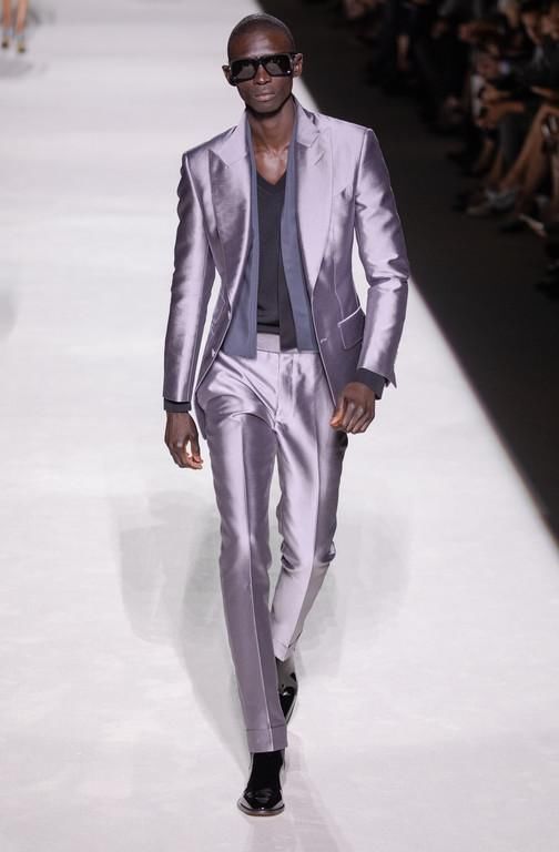 纽约时装周：张钧甯意外秀水蛇腰 景甜、孟美岐、何穗坐第一排